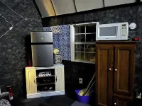 HOLY MOLY looking for small family to spend time. Sleeps 5