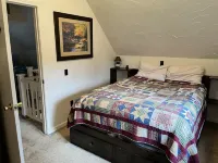 Creekside Chalet