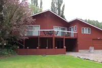 Club Ted , 5 minutes from Glacier Park Entrance. Hotels in der Nähe von Lake McDonald
