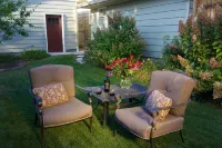 HEATED Pool & Hot Tub in a Quiet Neighborhood- Walk to Town- Dog Friendly