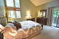 Popular Villa Ski Condo - Boyne Mountain Property 3 Bdrm+Loft& 2 Bath Hotels in Boyne Valley Township