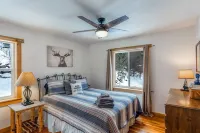 Cedar View Lodge- Scenic Sandpoint area mountain home, in secluded location. - 小木屋