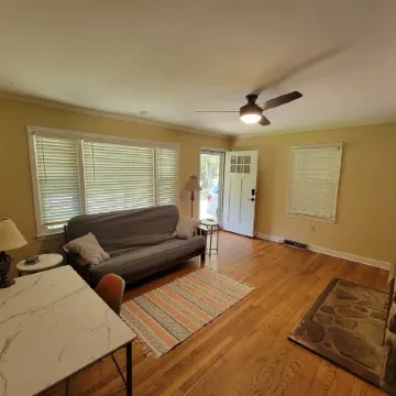 Relaxed, pet-friendly home walkable to Clemson campus, stadiums or downtown.