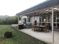 Moorings - escape Hotels near Maria Island Gateway