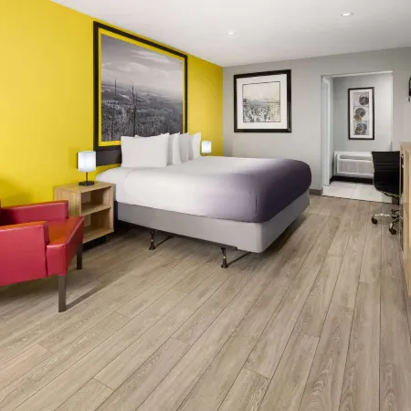 Super 8 by Wyndham Hazleton