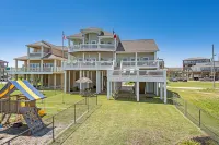 Luxury Beachfront~Ground level Palapas Bar~ Hot Tub ~ private walk over bridge