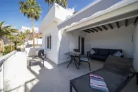 Refurbished 1-bed in popular Los Gigantes w/large terrace, sea & cliff views - Homestays