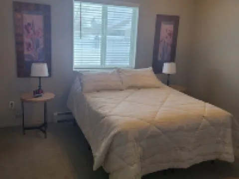 single/multi family 4 bed 2 bath 2 garage Hotels in Belgrade