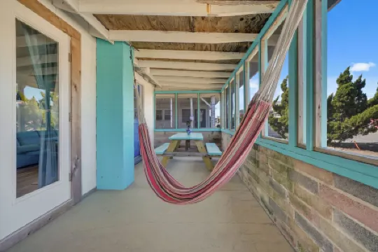 Renovated & Clean 'Original' OBX Bungalow, Direct Beach & Pier Access + EZ Cart