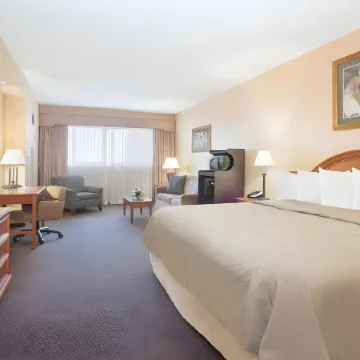 Hotel Topeka at City Center