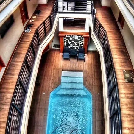 Hidden Pearl Hotel (Janus Luxury Suites)