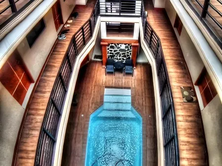 Hidden Pearl Hotel (Janus Luxury Suites)