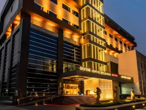 Divine Clarks Inn Suites