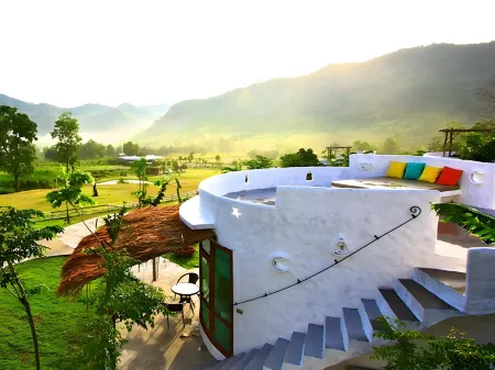 Royal Good View Resort & Farm Отели рядом с достопримечательностью «Alpaca Hill»