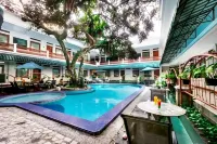 Sahira Butik Hotel Paledang - piscina