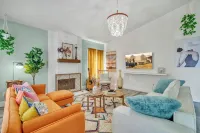 Vibrant 5Br/2BA Ranch Home w/ Pool l King Bed 2000 Sqft -Disneyland!