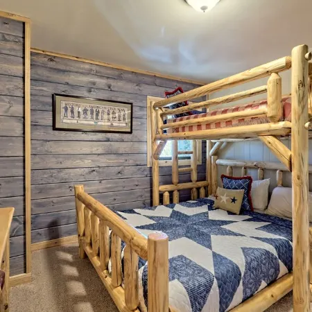 Mountain View Home • Hot Tub, Game Room, Fire Pit, Pizza Oven