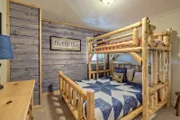 Moonshine Ridge • Hot Tub, Mtn Views & Game Room, Fire Pit, Pizza Oven