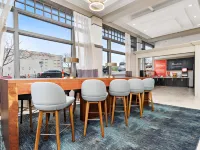 Hampton Inn Kansas City/Downtown/Financial District Hotels near Tom's Town Distilling Co.