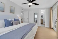 Coastal Cabana - Private pool & 2 miles to Beach! Hotels near Naples Municipal Airport