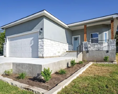 Minutes from Canyon Lake! Custom 3 Bedroom Home W/ Fire Pit. Perfect Location! スプリング・ブランチのホテル