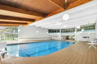 Eastlake Suites Hotel & Conference Center by OYO Urbana