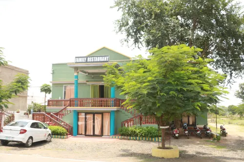 Istaqbal Hotel Mukki Hotels in Manjitola