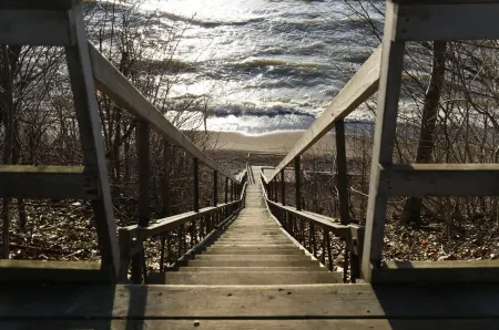 Glenn Retreat by the Lake