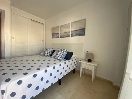 Precioso Ático con Vistas al mar Ideal Para Desconectar Отели рядом с достопримечательностью «Памятник Коломаресу»