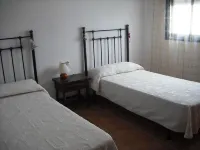 House and garden, quiet area, near the beach