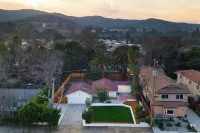 Central Thousand Oaks retreat close to shops & eats!