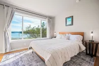 Unique Waterfront Beach House, 1 mile from Friday Harbor