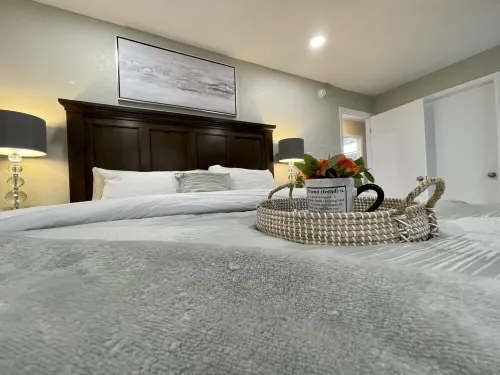 Wknd@ Bernie's II-2 Private Villas Private Compound 4bd/4ba/2 Hot Tubs