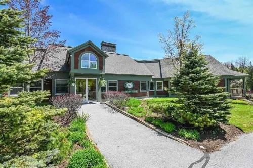 Spacious Corner Townhouse from Mt. Snow! Private Hot Tub!