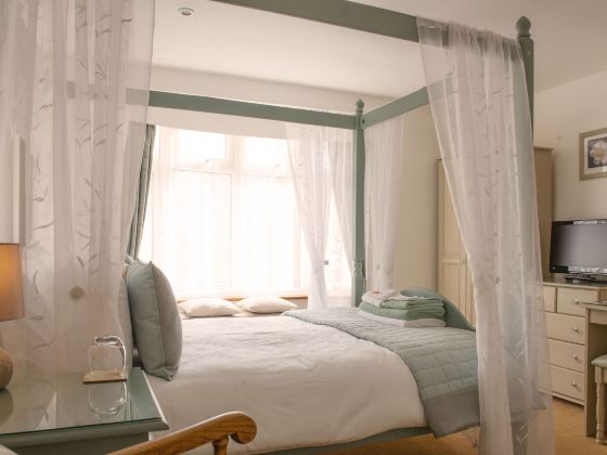 Blue Waters Lodge