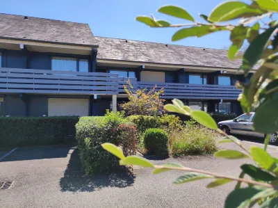 Hôtel Kyriad Tarbes Odos Hôtels à proximité de : Le Méridien