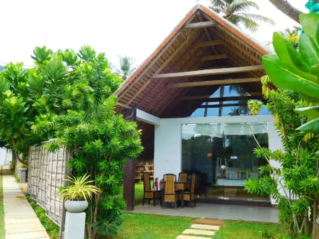 Blue Whale Resort & Kite Surfing Отели в г. Ilanthadiya