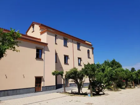 Sorrento Bay Отели рядом со станцией S. Agnello