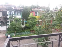 Villa Kota Bunga Camelia Hotels in Sukaresmi