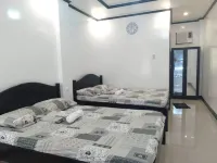 Strangers Inn&Bar Hotels in 