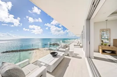 Luxury 4-bedroom Oceanfront Oasis Hotels in 