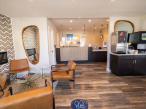 蒙特利市區戴斯酒店 蒙特雷酒店