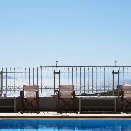 Chrysiida Suites