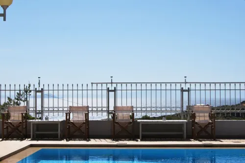 Chrysiida Suites