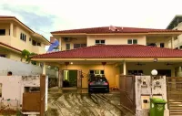 Meranti Homestay 카라크 호텔