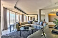 Aquarius Luxury Suites Hotels in Bloubergstrand