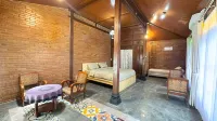 Kinarigiri Villa Manisrenggo住宿飯店