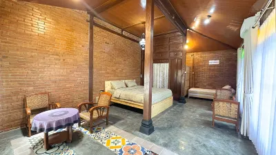 Kinarigiri Villa kios ruko taskombang new 주변 호텔