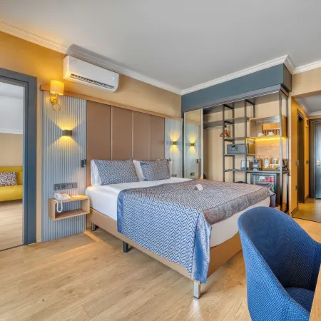 Numa Port Hotel