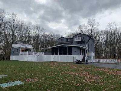 Four Seasons For Fun Hotels in Hawley